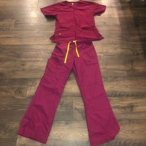 Wonder Wink Scrub Set. Maroon. Size S. Worn 1 time